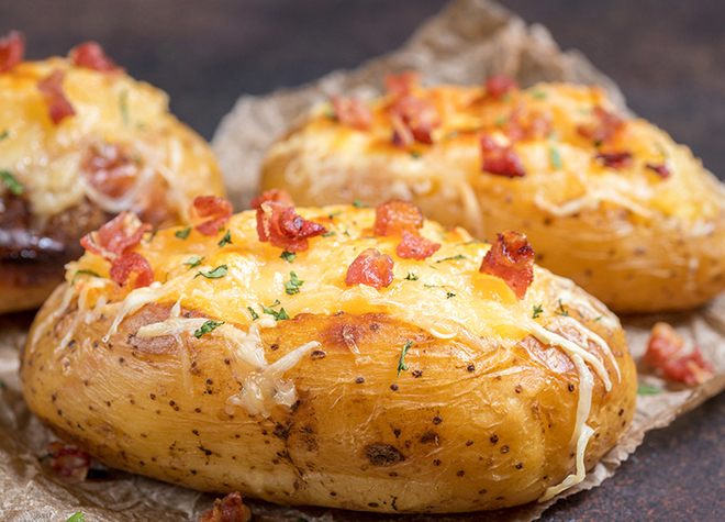 Baked Potatoes mit Camembert und Kümmel