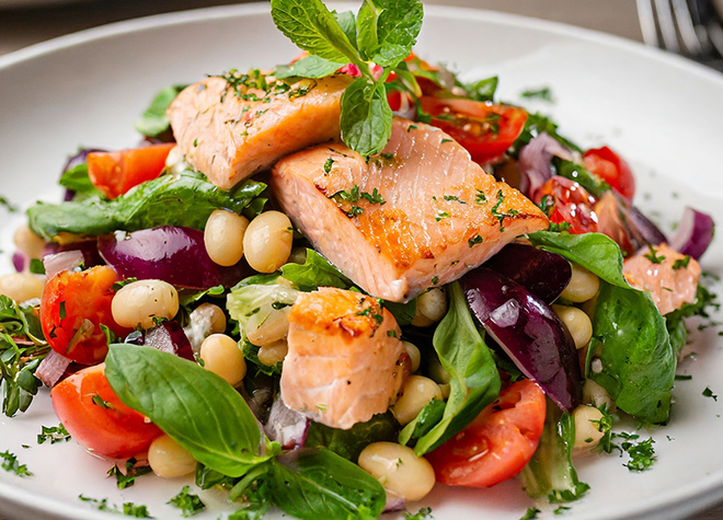 Bohnensalat mit Forelle