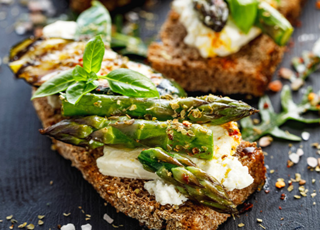 Spargel-Bruschetta