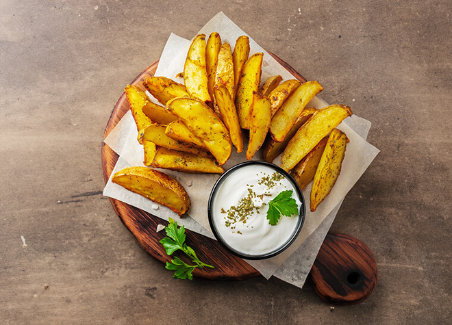 Grillierte Pommes frites mit Aioli