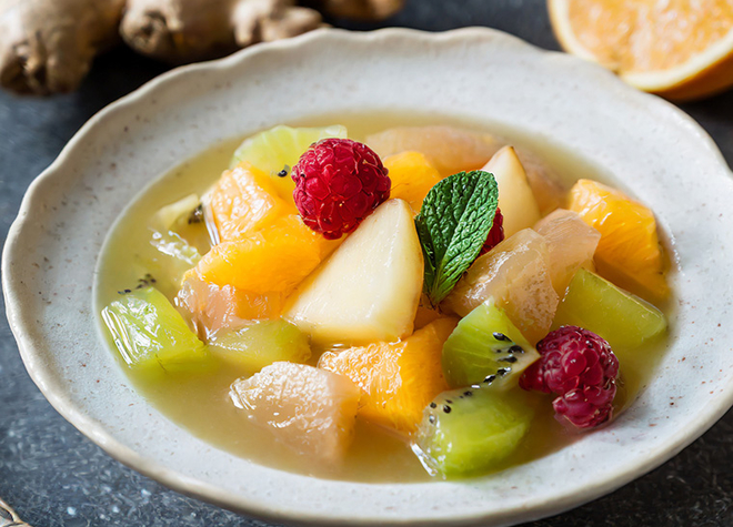 Fruchtsalat im Ingwer-Vanille-Sud