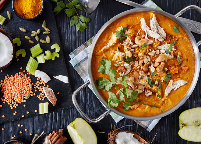 Pouletbrust auf Linsencurry mit Reis und Kürbissalat