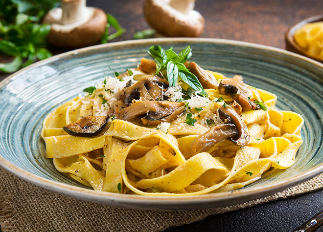 Vegetarische Operettenpasta mit Steinpilzen