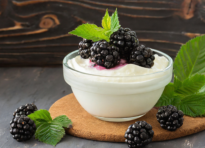 Quarkcreme mit Brombeeren