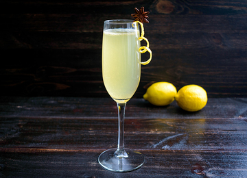 french 75 cocktraiail mit Zitronen