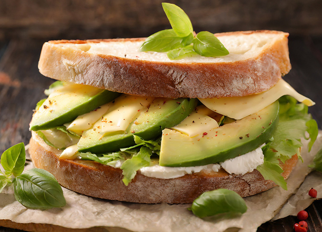 Avocado-Gruyère-Sandwich