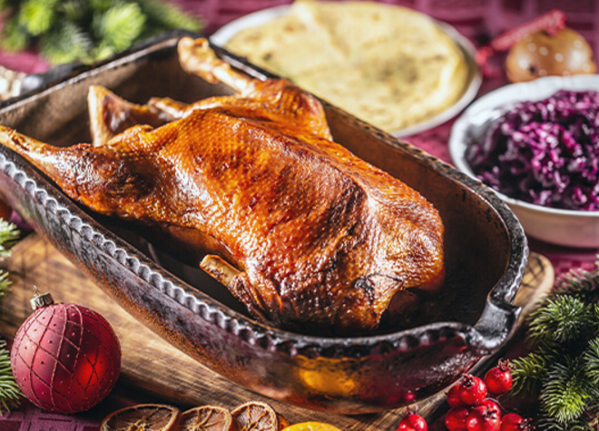 Krosse Gans mit klassischer Füllung