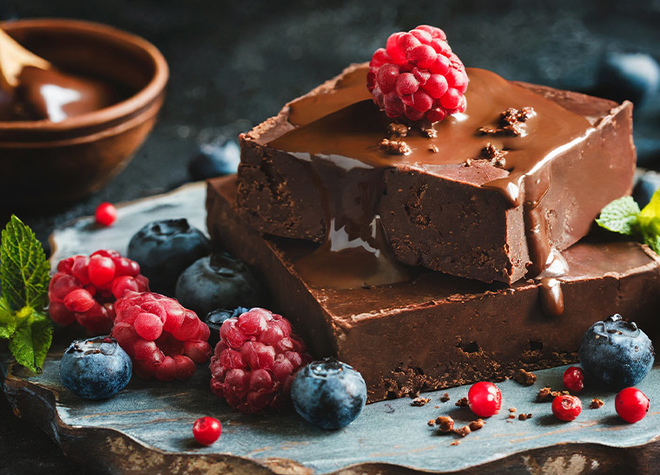 Schokoladenfondant mit Himbeergranité