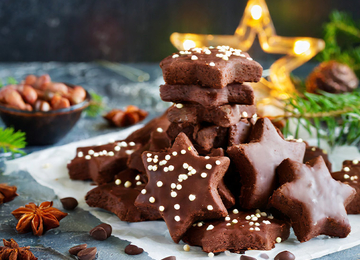 Schokoladenkekse in Sternform.