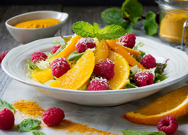 Orangensalat mit Himbeeren und Curry