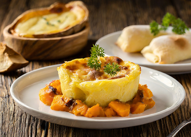 Mistkratzerli mit Süsskartoffelgratin und Kefencrèpe