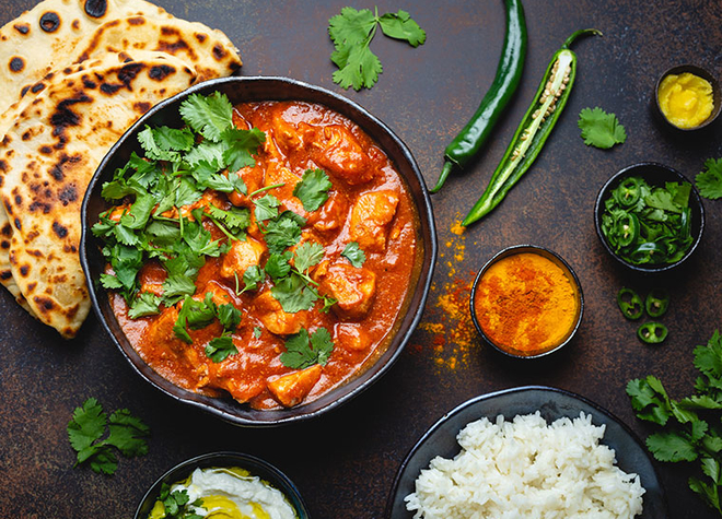 Rotes Rindshuft-Thaicurry mit Viereckpasta