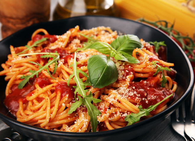 Pasta auf hausgemachter Kräuter-Tomatensauce