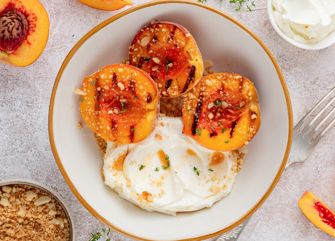 Gegrillte Pfirsiche mit Honig-Mascarpone-Creme
